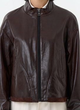 Женская короткая куртка из натуральной кожи