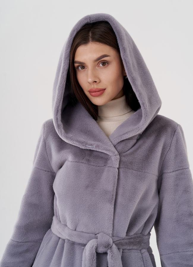 Женская куртка из эко меха в сером цвете модель № 23531 в кредит