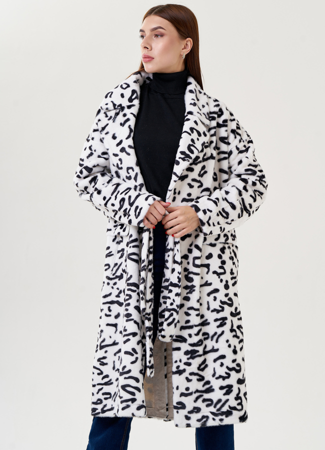 Женское пальто с английским воротником белого цвета  модель № 23456 универмаг малина