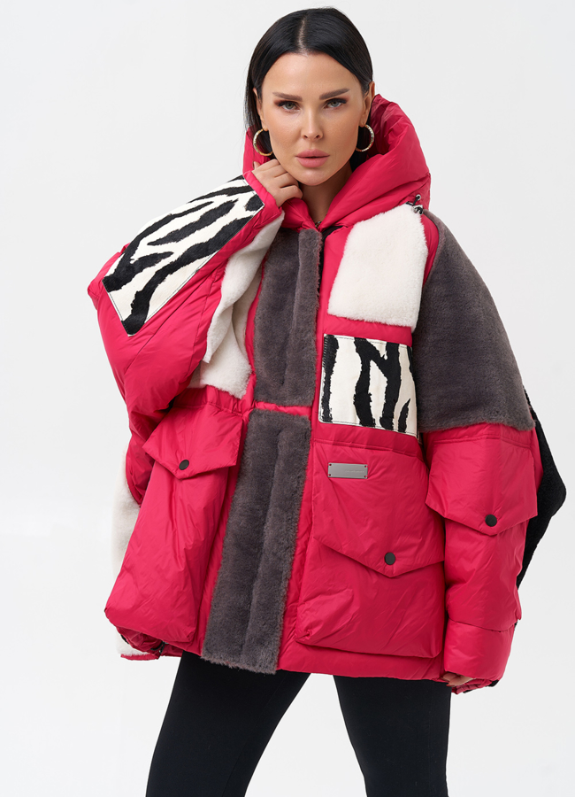 Комбинированный женский пуховик с капюшоном модель № 28371 меха малина