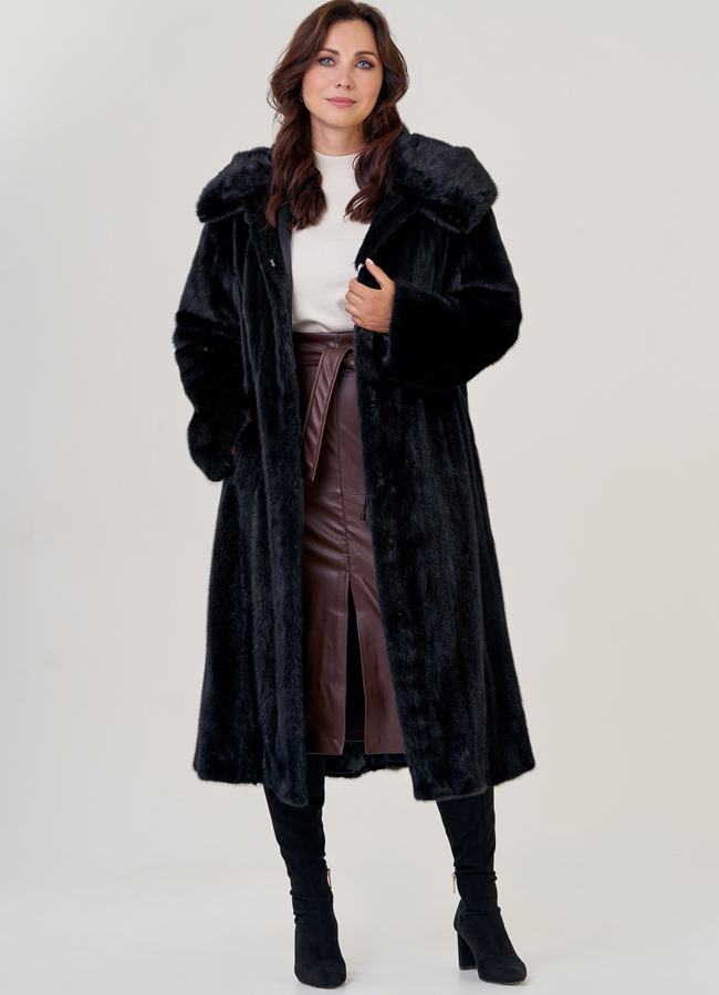 Норковая удлиненная  шуба с капюшоном в черном цвете модель № 80956 универмаг малина