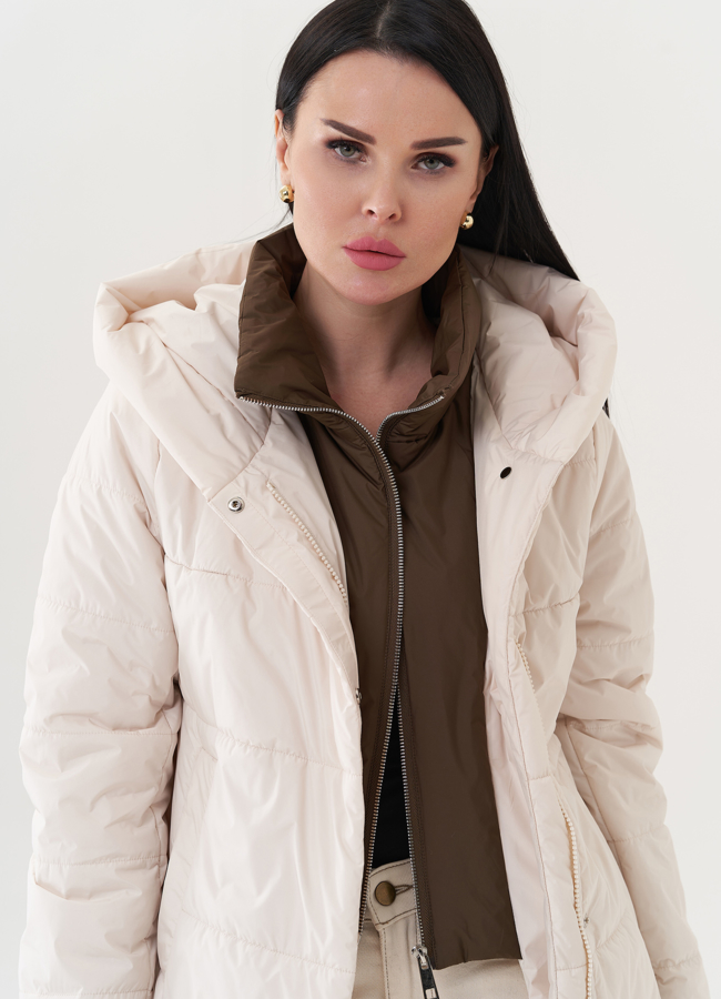 Светлая куртка с манишкой модель № 26742 универмаг малина