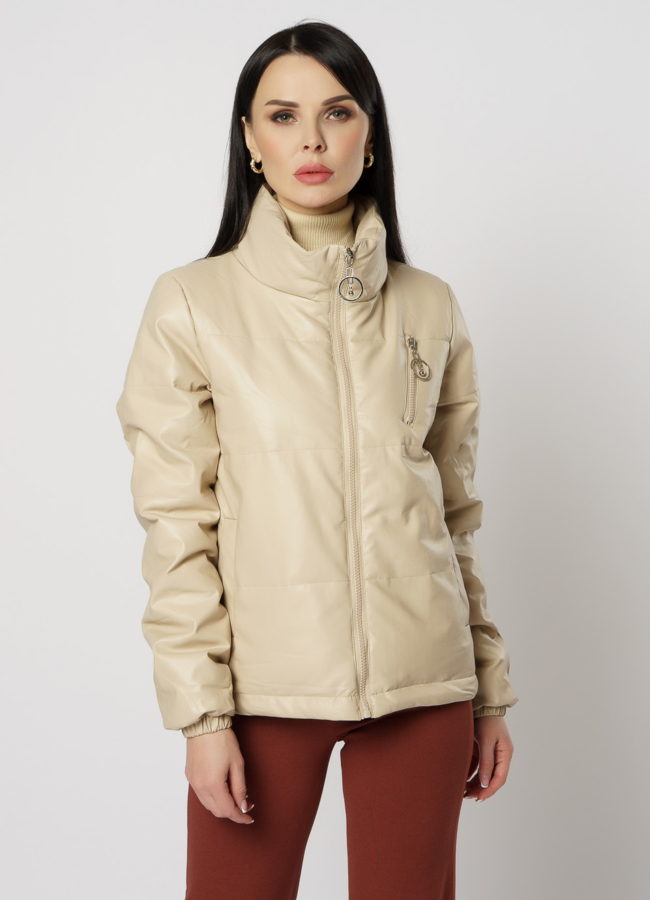 Утепленная куртка из эко кожи бежевого цвета модель № 5030 меха малина
