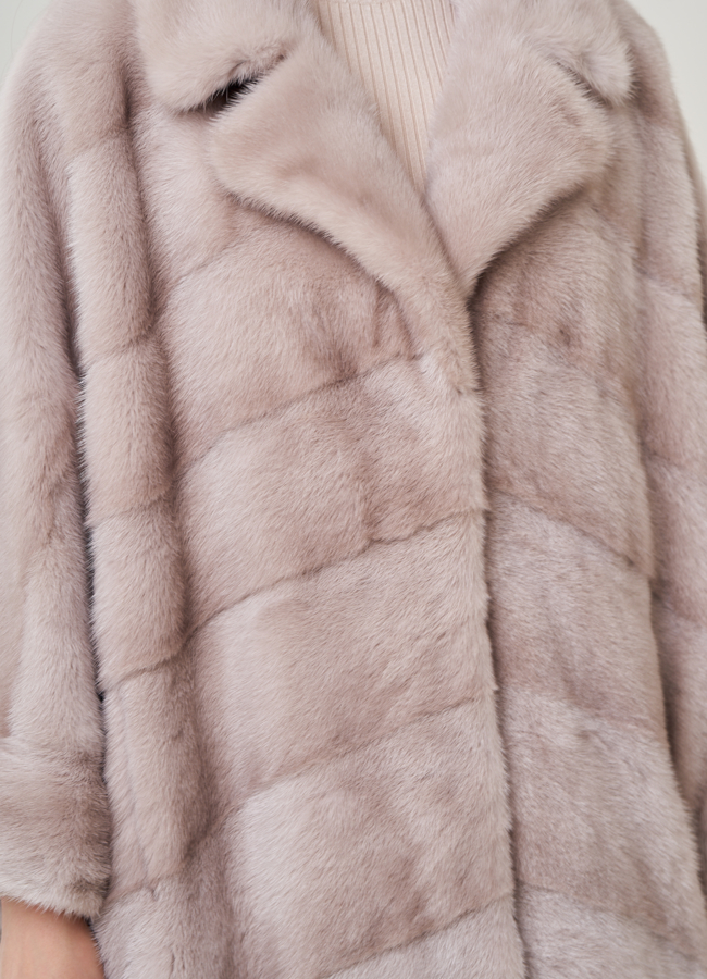 Светлая норковая шуба оверсайз с английским воротником модель № 23108 в рассрочку