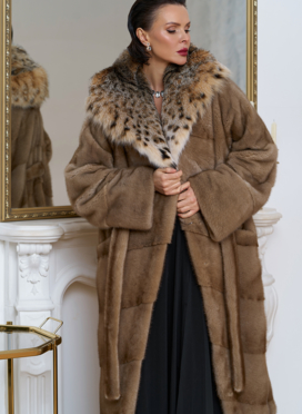 Женская шуба из меха норки с капюшоном из меха рыси