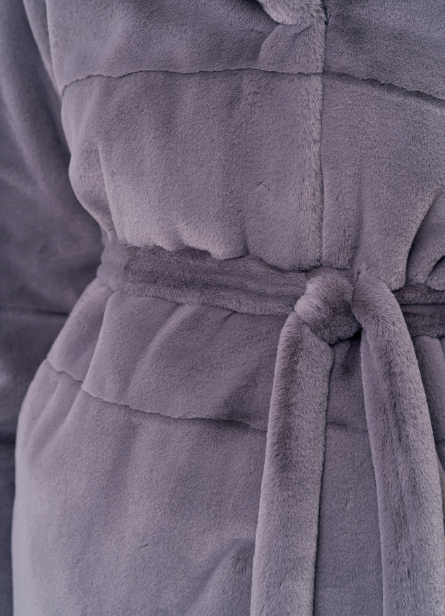 Укороченная шуба из эко меха с капюшоном модель № 21134 универмаг малина