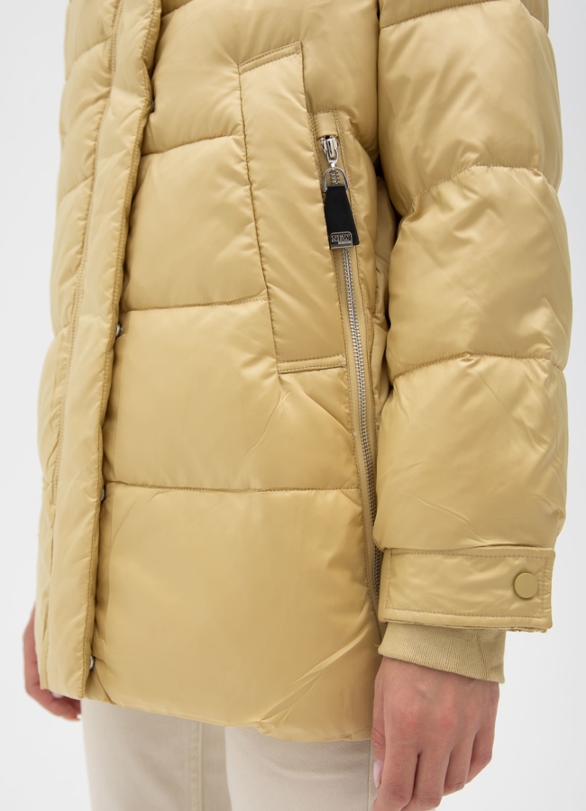 Женская куртка с капюшоном  модель № 25795 универмаг малина