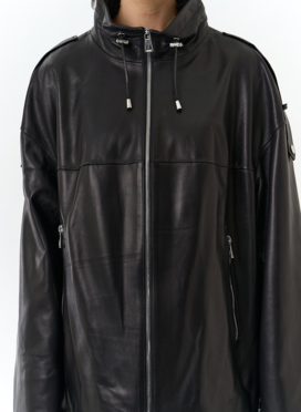 Куртка из натуральной кожи с воротником стойка