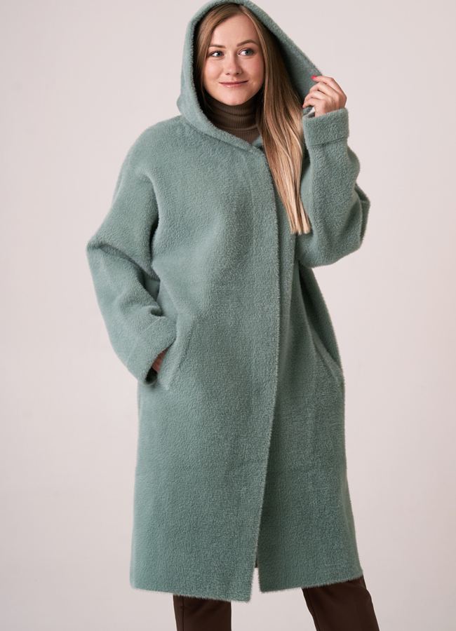 Женское пальто с капюшоном модель №  универмаг малина