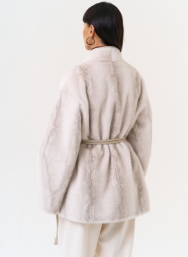 Светлая шуба из эко меха Светлая шуба из эко меха