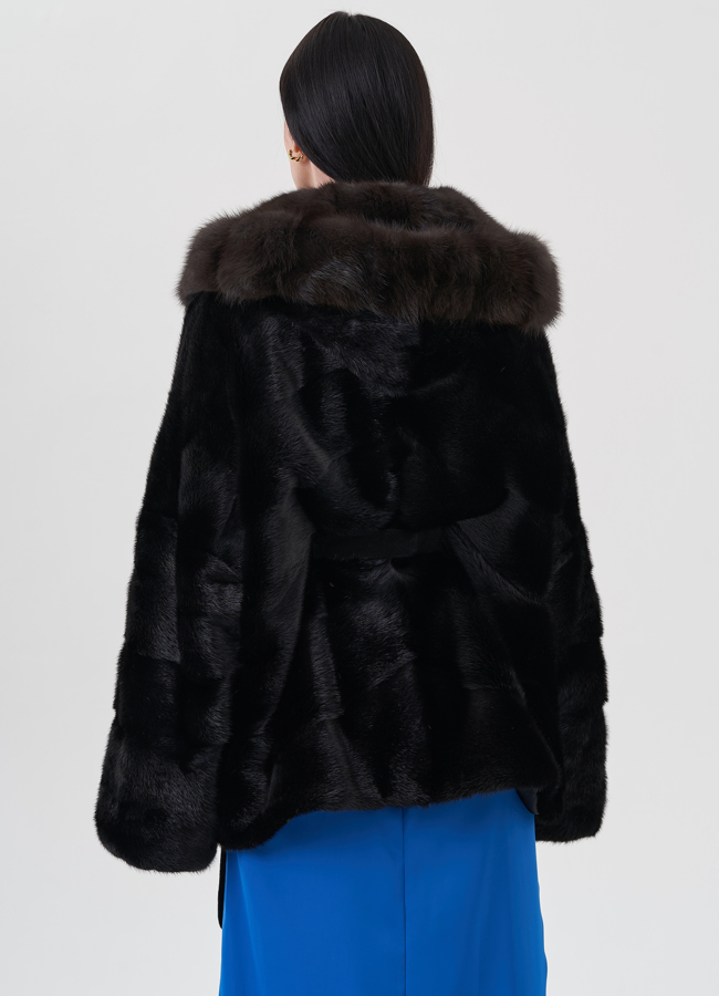 Шуба из норки с капюшоном из куницы  модель № 23985 универмаг малина