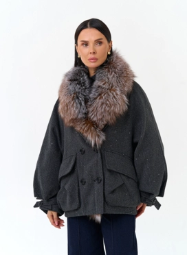 Женское утепленное пальто с отделкой из меха блюфроста фото