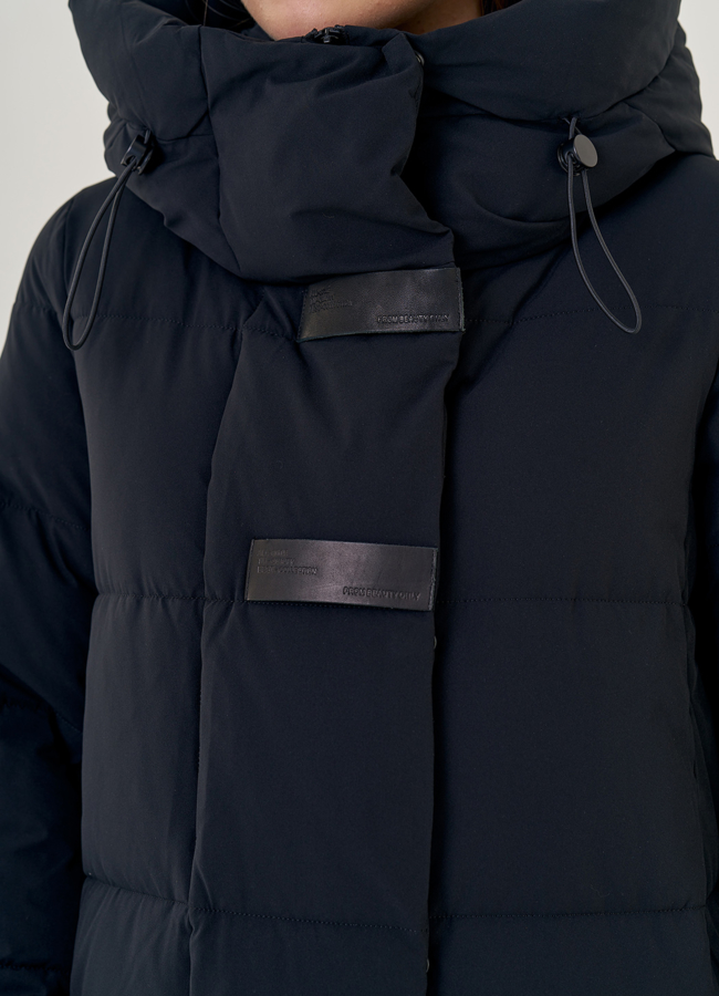 Пуховик женский черного цвета  модель № 23171 универмаг малина