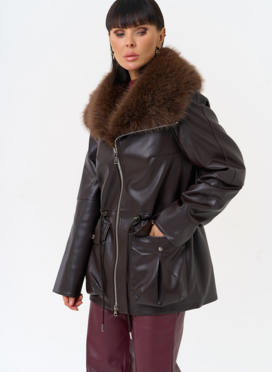 Удлиненная куртка из эко кожи с воротником из эко меха Удлиненная куртка из эко кожи с воротником из эко меха