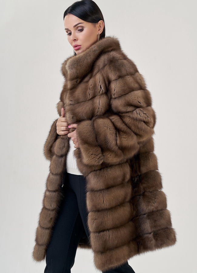 Шуба из куницы с воротником стойкой модель № 78935 универмаг малина