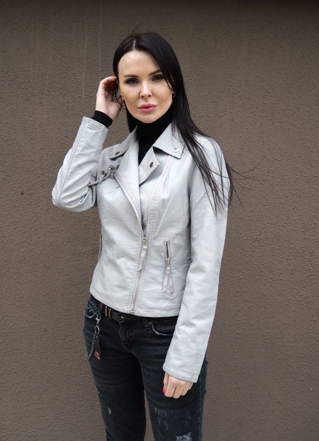 Куртка из эко кожи бежевого цвета  модель № 1307 в кредит