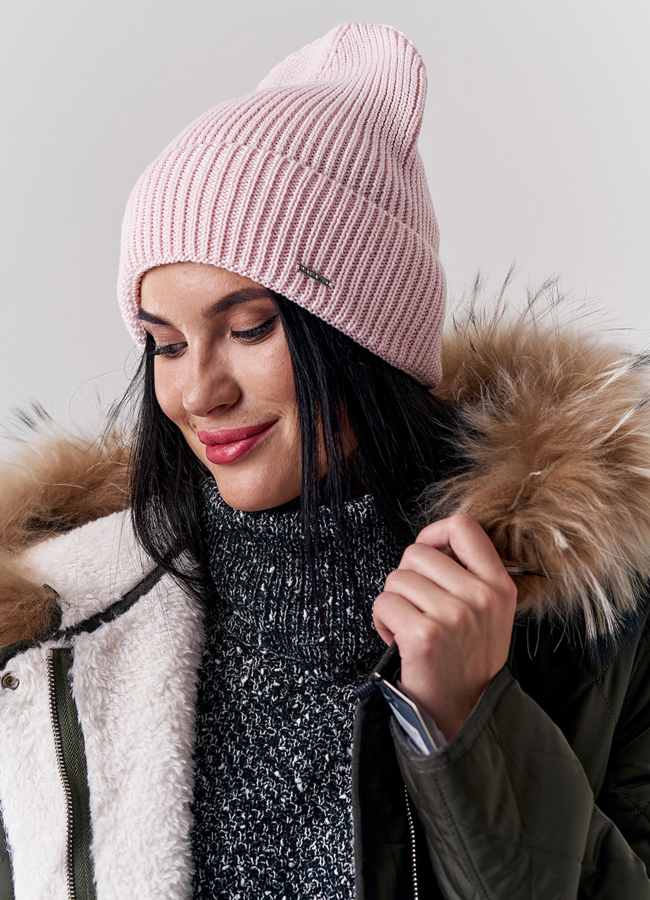 фото Шапка женская светло-розовая модель № 21756