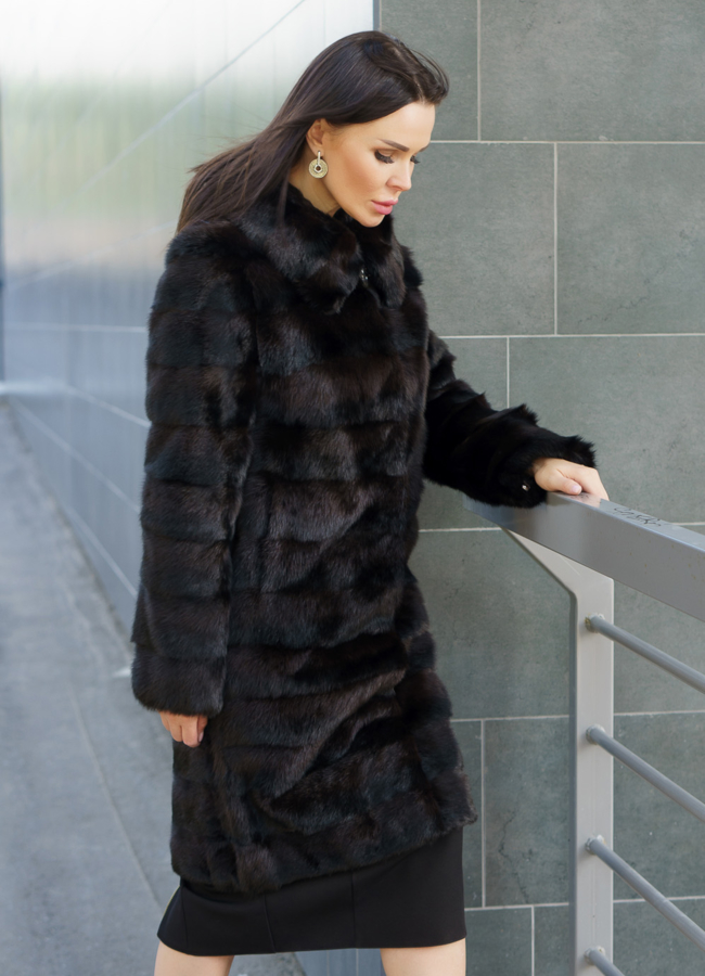 Удлиненная норковая шуба  с капюшоном модель № 1314 универмаг малина