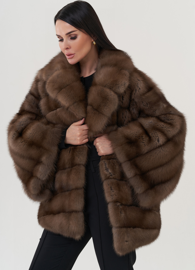 Шуба из куницы с английским воротником  модель № 26038 универмаг малина