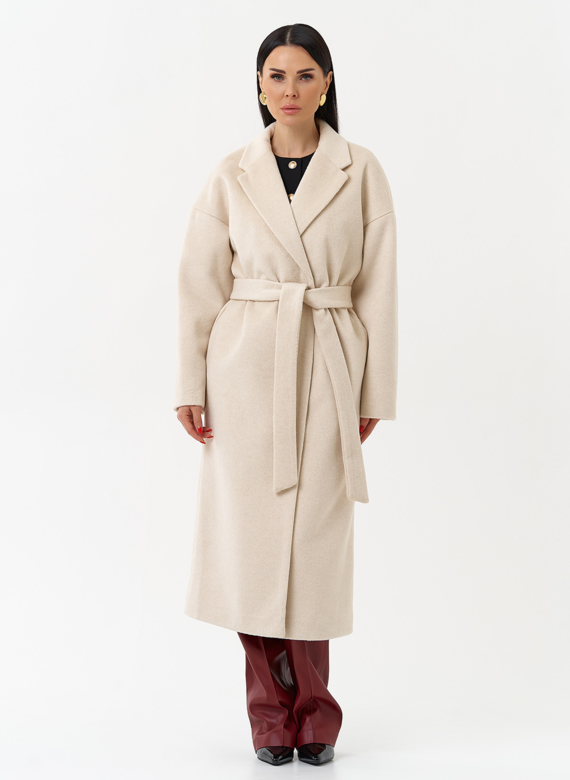 Женское пальто с английским воротником