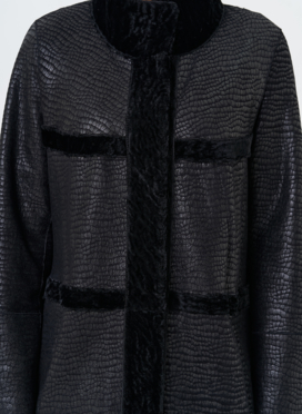 Женская двухсторонняя дубленка черного цвета