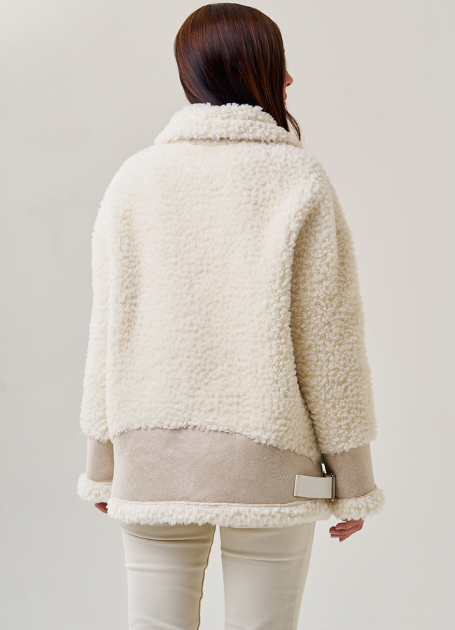 фото Куртка женская из шерсти в белом цвете модель № 19428