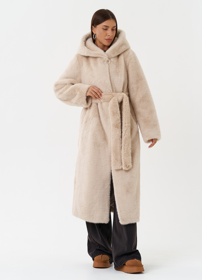 Пальто из эко меха с капюшоном модель № 27792 в рассрочку