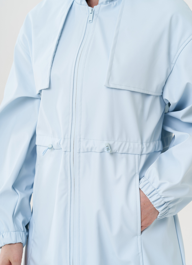 Плащ голубого цвета с капюшоном модель № 26799 универмаг малина