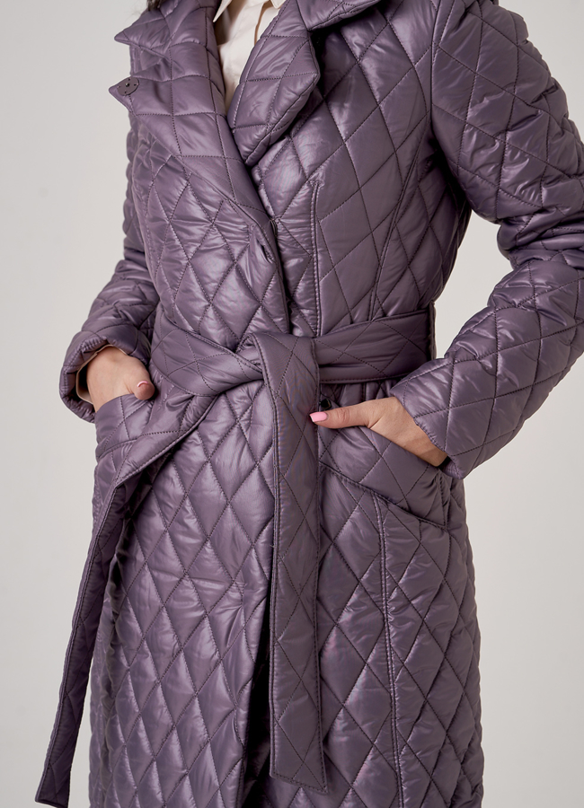 Утепленное женское пальто фиолетового цвета модель № 2692 в рассрочку