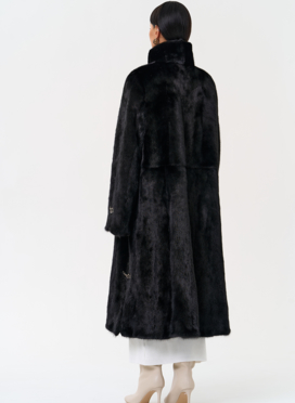 Длинная шуба с воротником стойкой