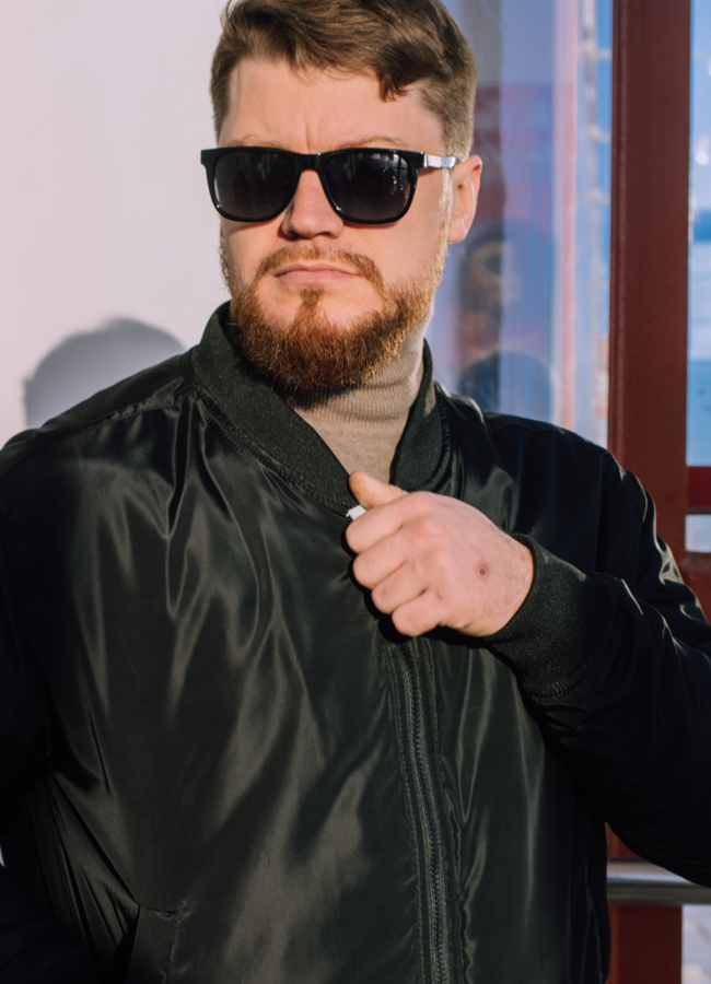 Куртка бомбер черного цвета на молнии  модель № 21256 универмаг малина