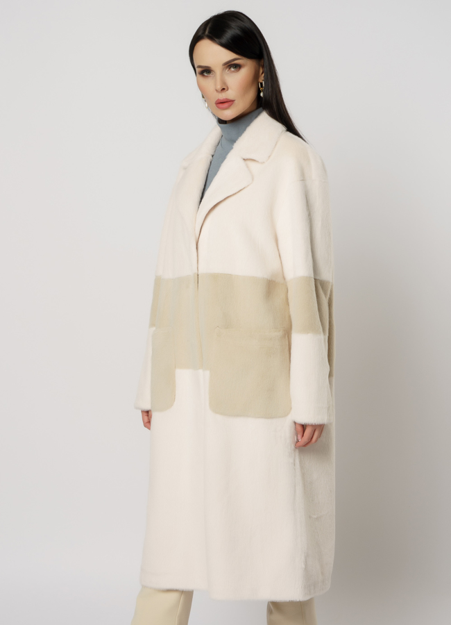 Пальто прямого силуэта с английским воротником модель № 17938 в рассрочку