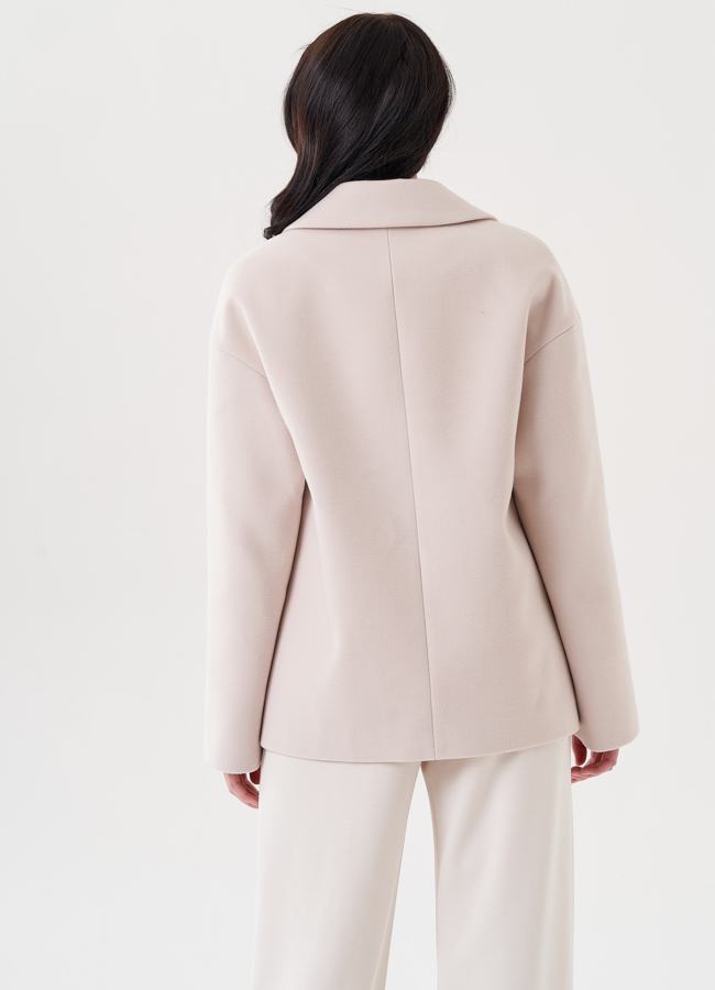 Укороченное женское пальто с английским воротником  модель № 24410 универмаг малина