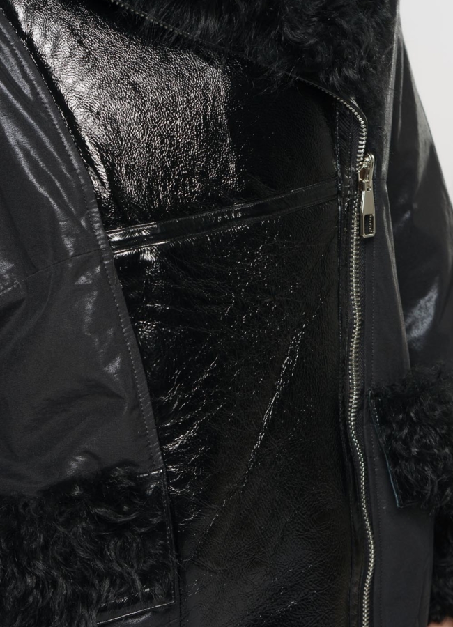 Двусторонний пуховик oversize с отделкой из козлика  модель № 221 универмаг малина