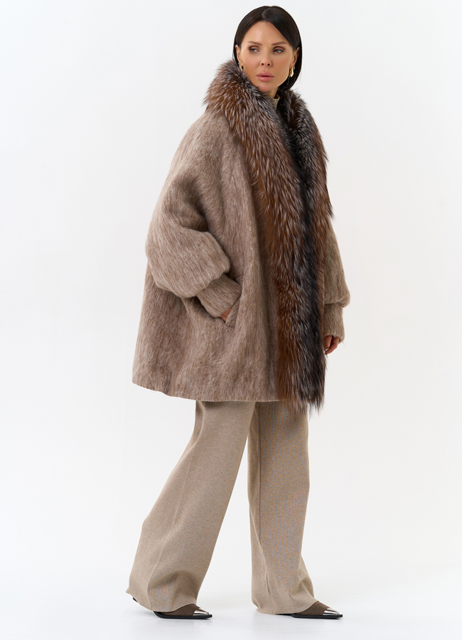 Женский удлиненный пуховик с отделкой из меха чернобурки модель № 31846 в кредит