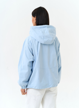 Женская ветровка с капюшоном