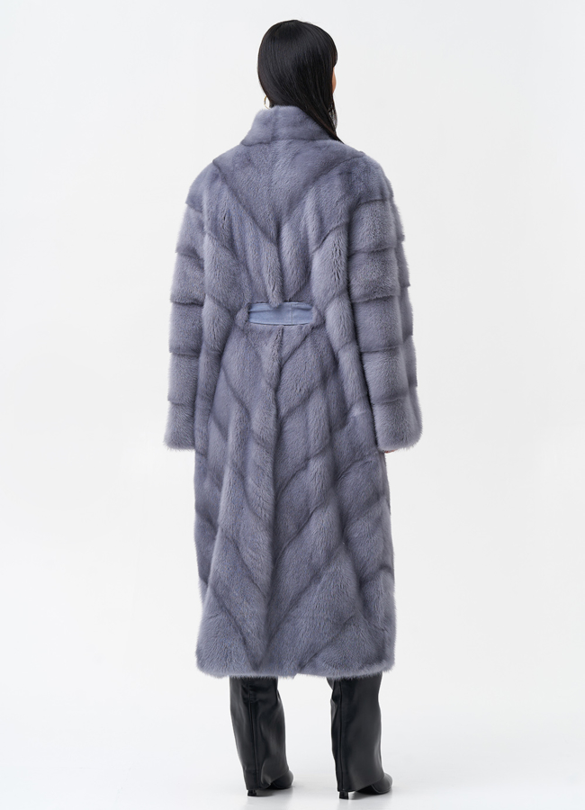 Норковая шуба в голубом цвете модель № 29089 в рассрочку