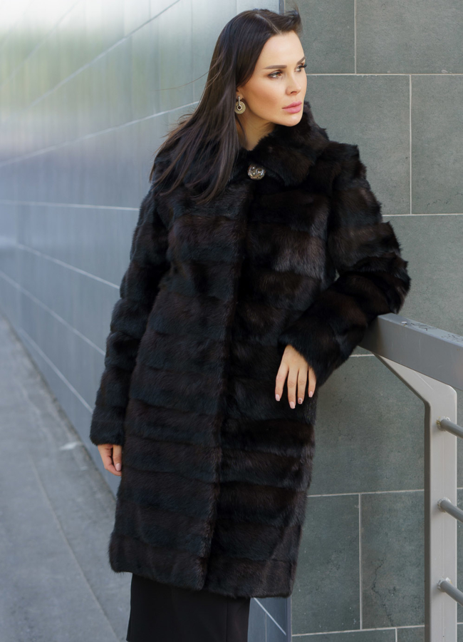 Удлиненная норковая шуба  с капюшоном модель № 1314 универмаг малина