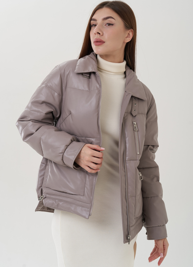 Куртка бежевого цвета с воротником из эко меха модель № 24866 универмаг малина