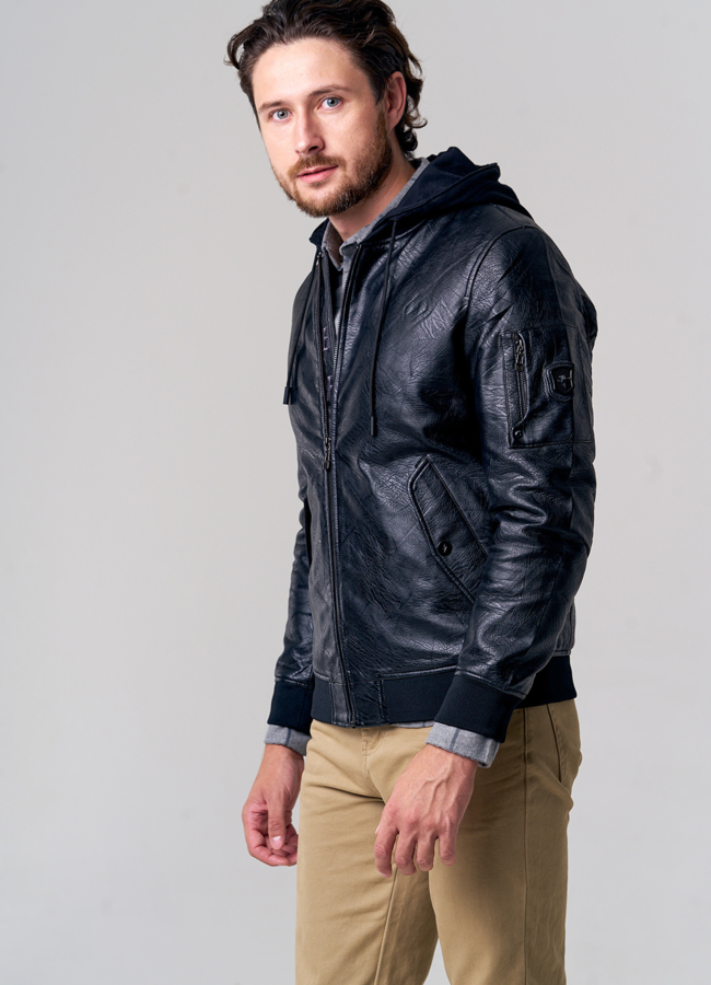 Мужская куртка из эко кожи с капюшоном модель № 1300 универмаг малина