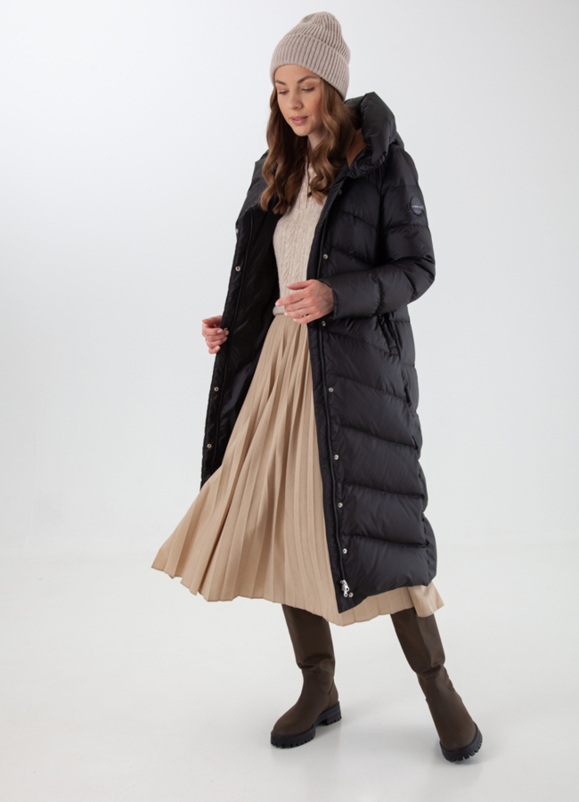 Женский пуховик в черном цвете с капюшоном модель № 21090 универмаг малина