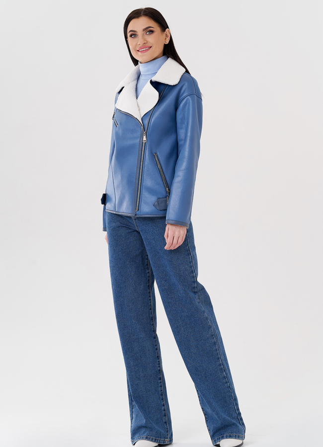 Женская короткая эко дубленка в голубом цвете модель № 24314 в рассрочку