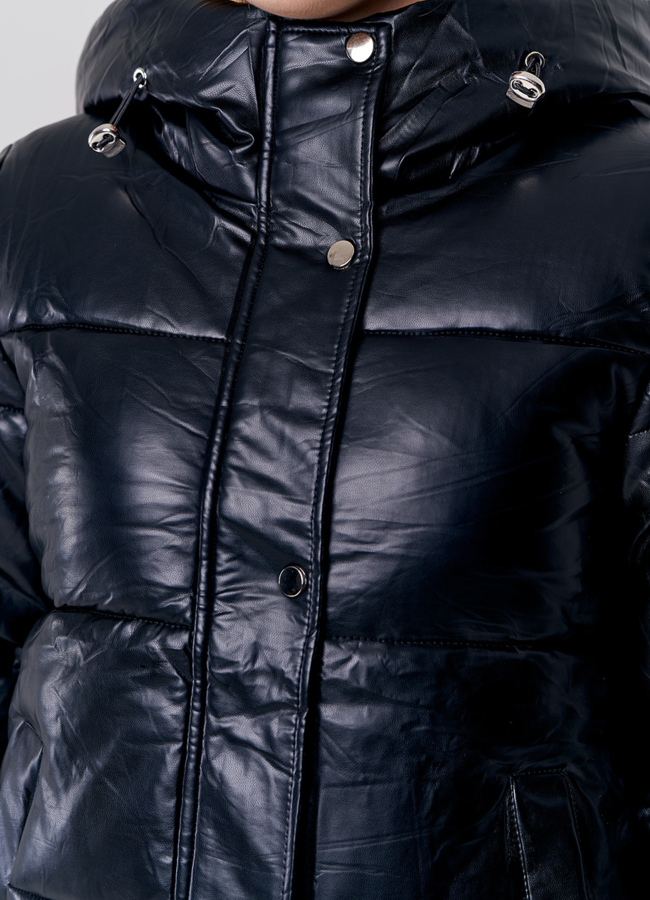 Куртка из эко кожи в черном цвете с капюшоном модель № 21850 универмаг малина