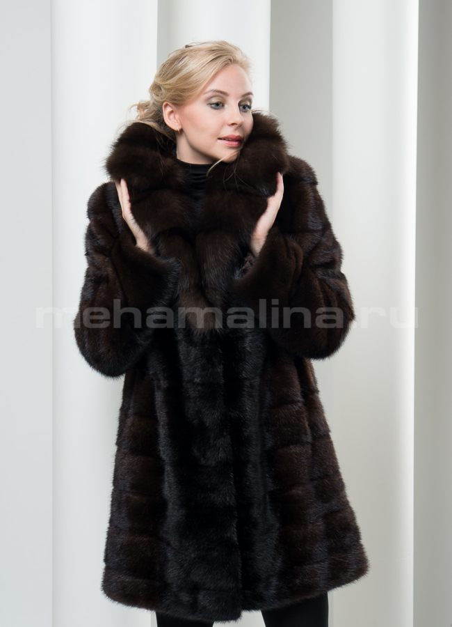 Шуба из норки, воротник - соболь модель № S-97 меха малина Шуба из норки, воротник - соболь модель № S-97 меха малина
