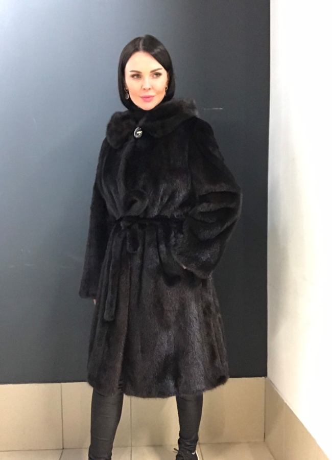 Норковая шуба с капюшоном в цвете махагон модель № 121022 в рассрочку