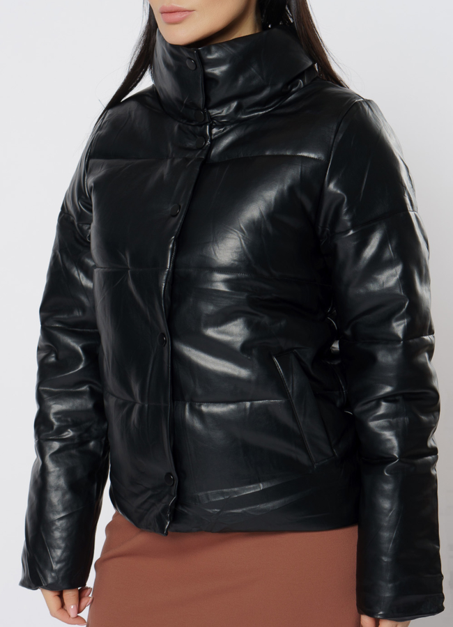 Утепленная куртка из эко кожи в черном цвете модель № 21715 универмаг малина