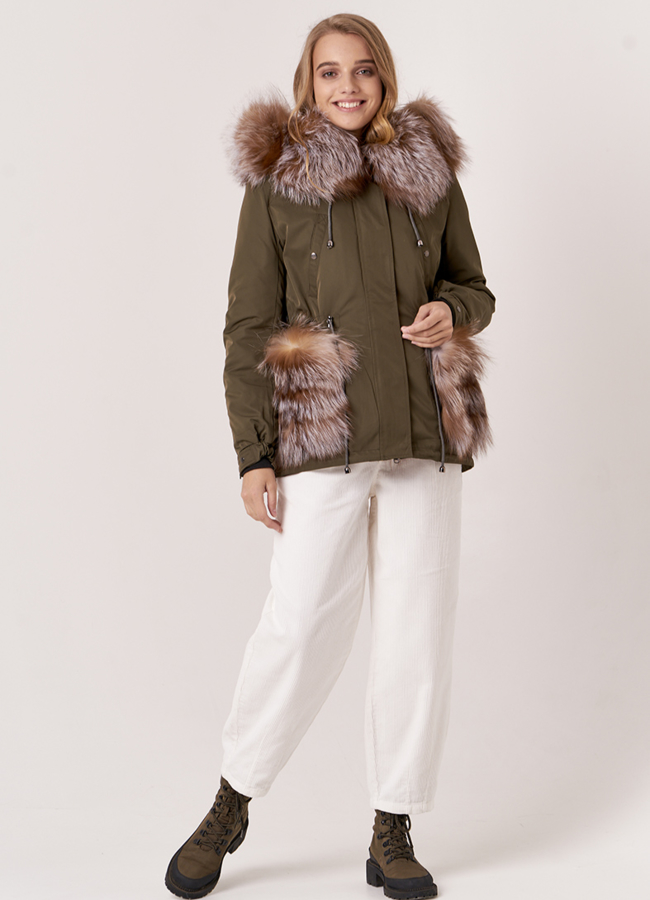 Укороченная парка в цвете хаки с блюфростом модель № 18947 универмаг малина