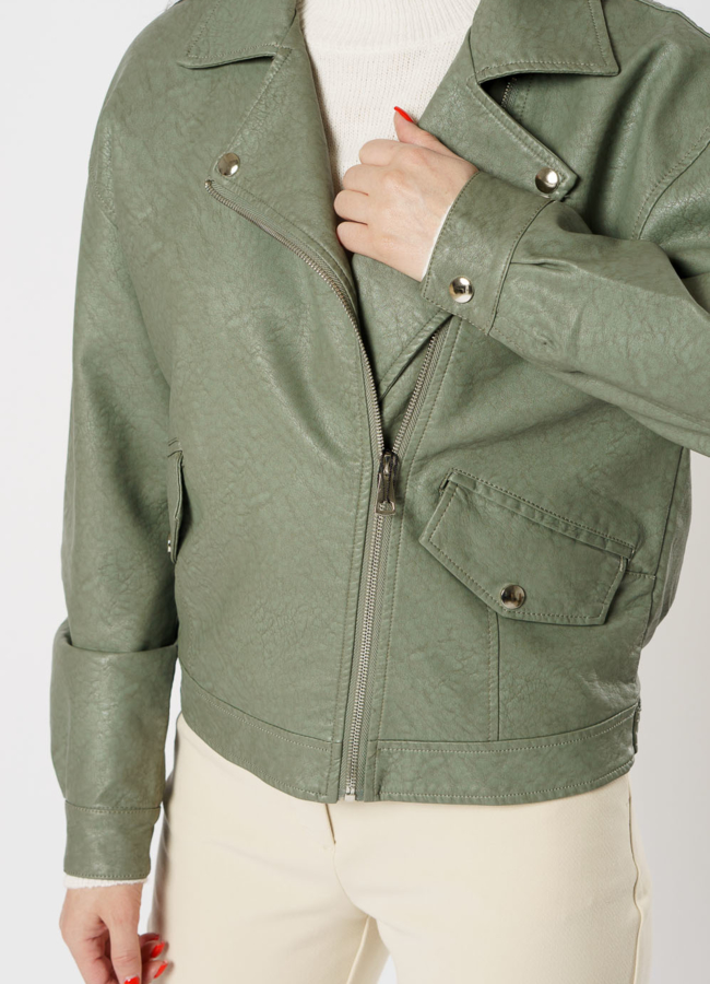 Куртка из эко кожи зеленого цвета модель № 169 универмаг малина