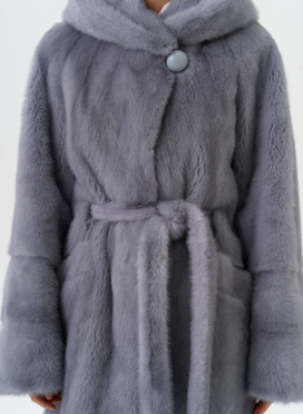 Шуба из меха норки с капюшоном