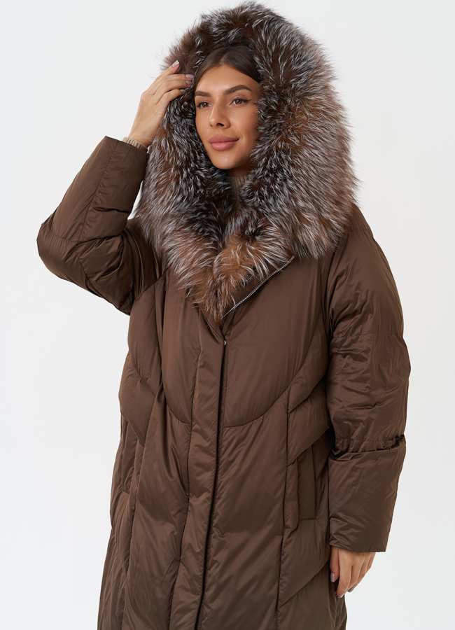 Женский пуховик с отделкой из меха лисы модель № 28830 универмаг малина